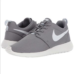 Nike Roshe One Sneaker